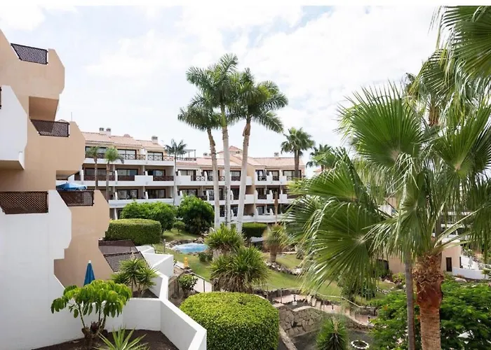 Resort Tropical Garden, Sunshine, Heated Pool