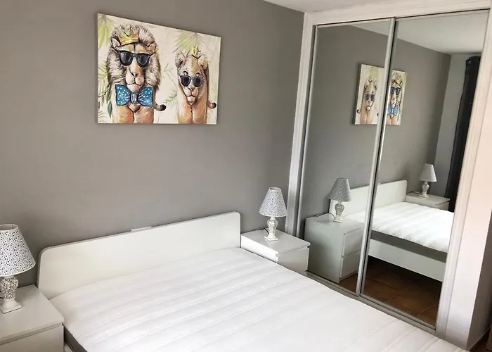 Tropical Garden, Sunshine, Heated Pool Üdülőközpont